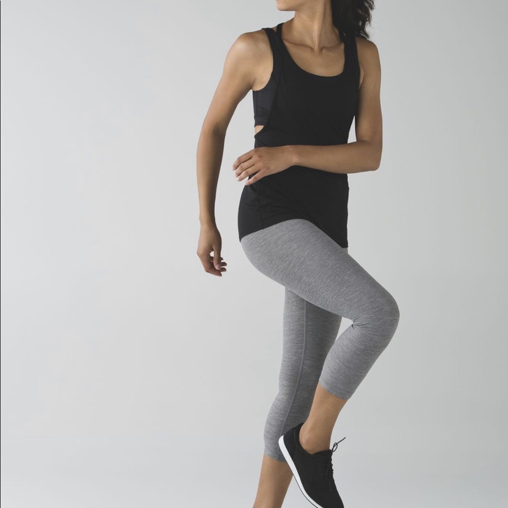 Lululemon Wunder Under Crop - Picture 2 of 8